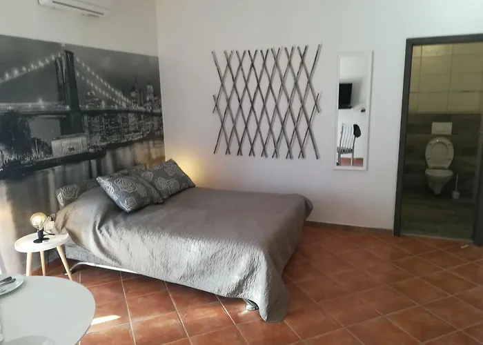 Konukevi Guesthouse Porec 3*